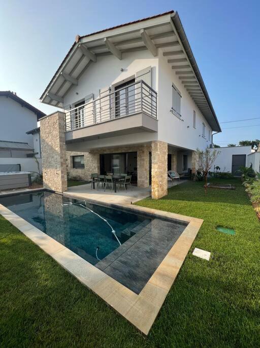 Sabaou Feng Shui Spa Piscine * Biarritz